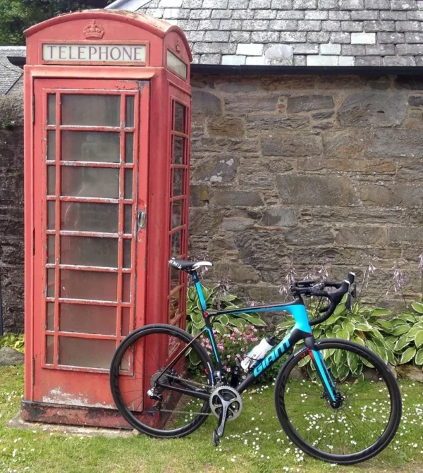 Giant-Phone-Booth Personal Consultation